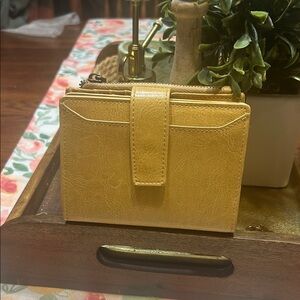 Bveyzi RFID blocking Tan Ladies Wallet